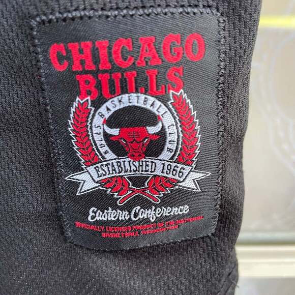 Ultra Game NBA Chicago Bulls Sleeveless Muscle Tank Top - Picture 3 of 4